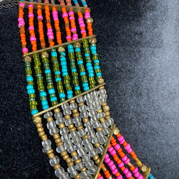 Boutique find, threaded beaded statement necklace/collar - Picture 3 of 5